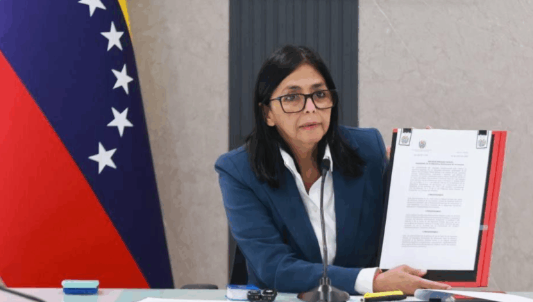 Supremo ordena que Delcy Rodríguez asuma como presidenta encargada tras captura de Maduro