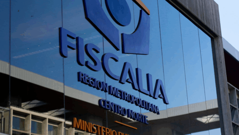 Reportan que bolsa con aparentes restos de cocaína apareció en baño de Fiscalía Centro Norte