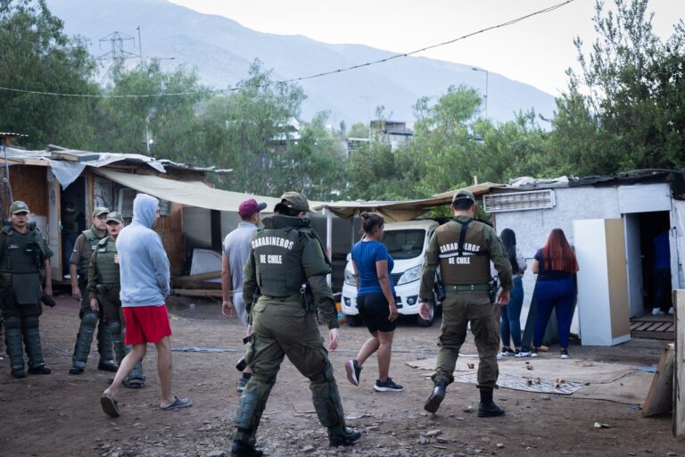 “No permitiremos estas situaciones”: Alcalde de Peñalolén destaca desalojo de toma instalada hace seis años en la comuna