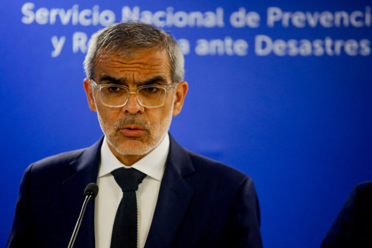 Gobierno descarta evidencia de disparos contra Bomberos y Senapred anuncia refuerzo de 145 brigadistas desde México