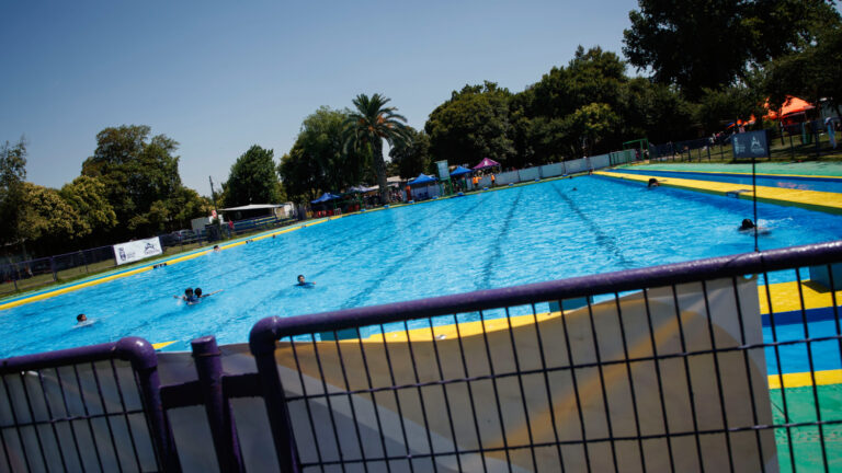Niño de tres años fallece en piscina de residencia de Mejor Niñez en Ñuñoa