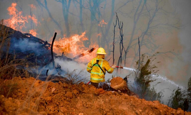 ¿Bombero pirómano?: Juzgado de Garantía de Coronel deja en prisión preventiva a voluntario acusado de iniciar incendio forestal