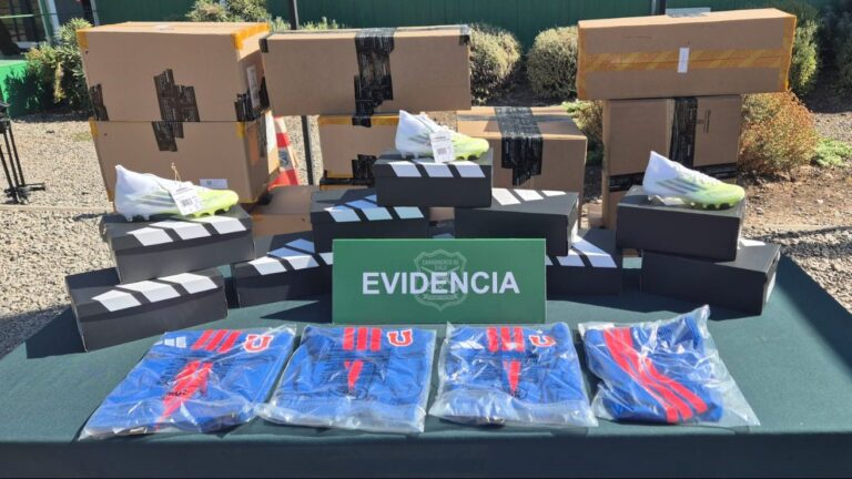 Detienen a dos miembros de banda que robó camión con más de $100 millones en ropa y zapatillas deportivas