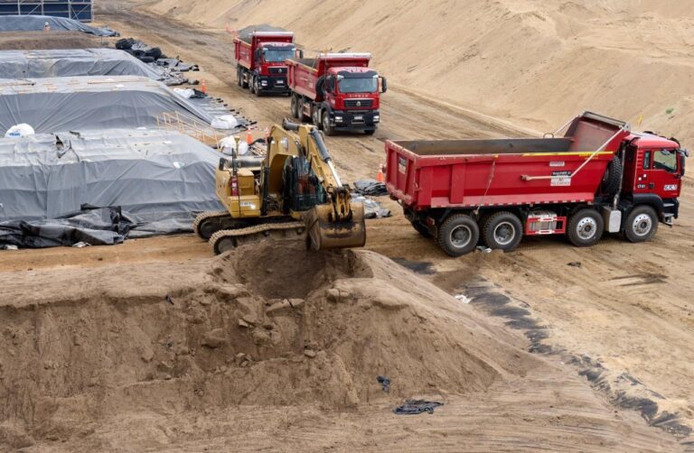 Las Salinas concreta primer hito de remediación con cosecha de biopila en Paño Sur