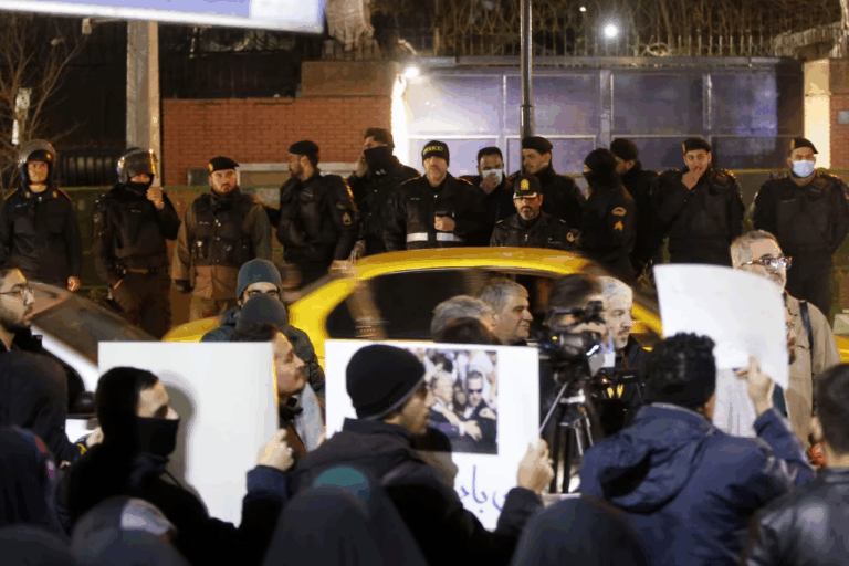 Los países del G-7 amenazan a Irán con más 