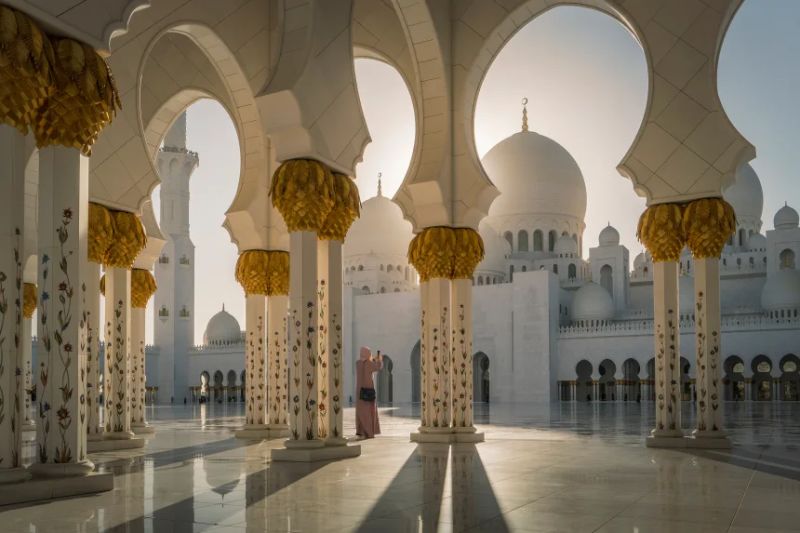 La Gran Mezquita Sheikh Zayed en Abu Dhabi. Imágenes de Buena Vista/Stone RF/Getty Images