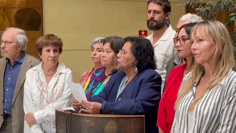 Comité PC, FRVS, AH e independientes defiende a Maduro como 