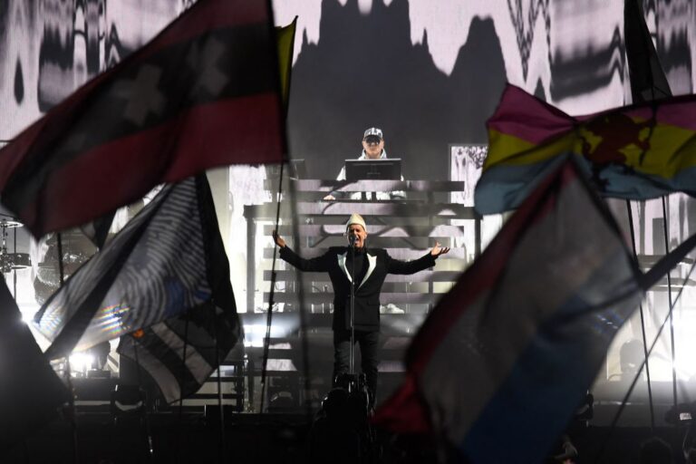Pet Shop Boys marcarán un hito técnico de 20 toneladas en Viña 2026: Por primera vez intervienen la escenografía oficial de la Quinta
