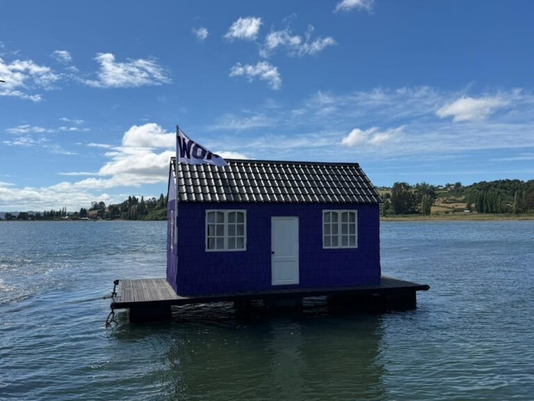 Tradición y futuro: Chiloé transforma una minga de tiradura de casa en un centro tecnológico