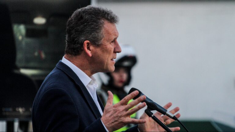 Advertencias de EE.UU y un decreto anulado: Cómo se sucedieron los hechos sobre el cable submarino a China