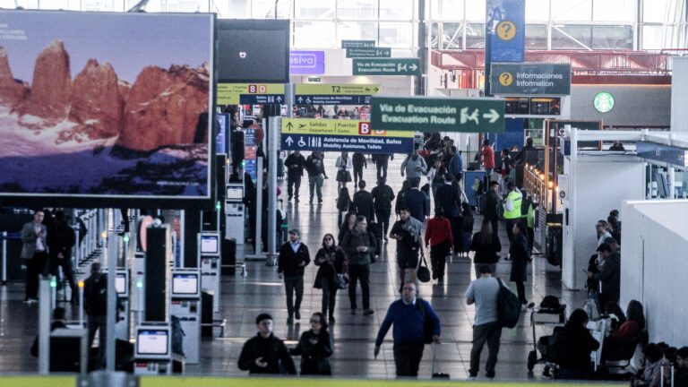 DGAC inicia procedimiento por presunta presencia de explosivos en el Aeropuerto Arturo Merino Benítez