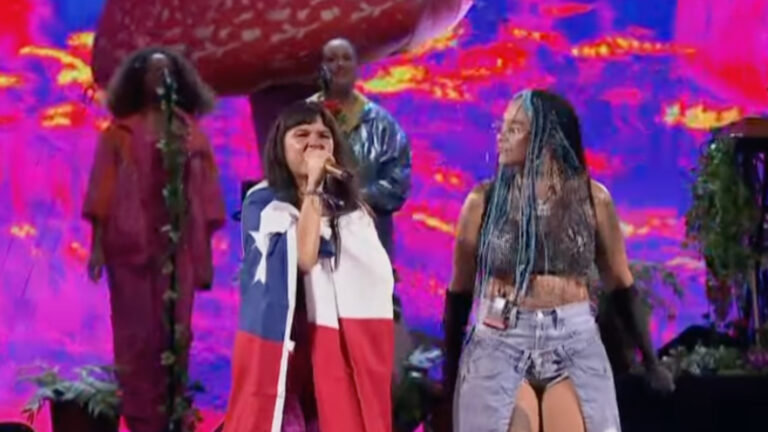 Bomba Estéreo sorprende en Viña 2026 invitando a la rapera chilena Flor de Rap a interpretar 