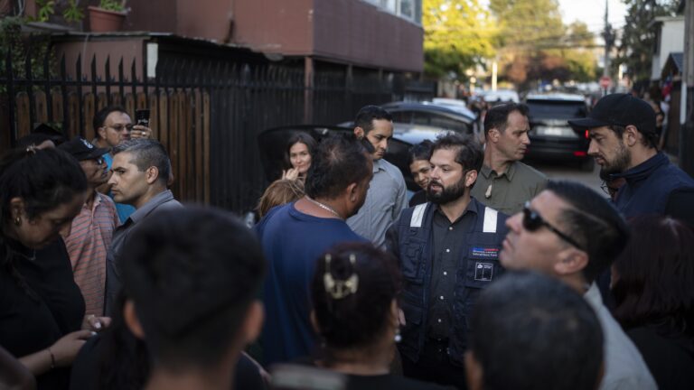 Boric tras temporal que afectó a mil familias en Maipú: “Hay responsabilidades compartidas entre el sector privado y el Estado”