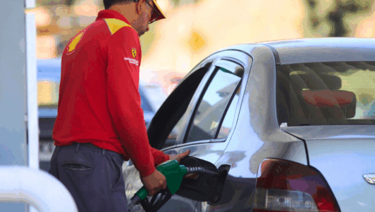 Histórica alza de bencinas: Llenar un estanque de 40 litros podría costar $14 mil más que la semana pasada