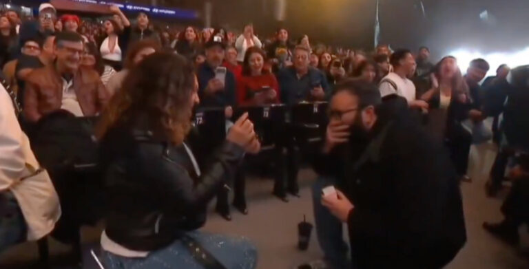 El inesperado doble matrimonio que emocionó a Mon Laferte en Viña 2026: 