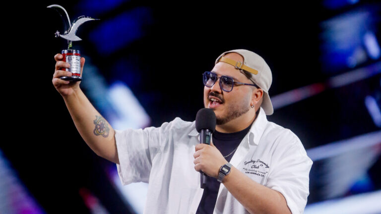 Esteban Düch recibe Gaviota de Plata en Viña 2026: 