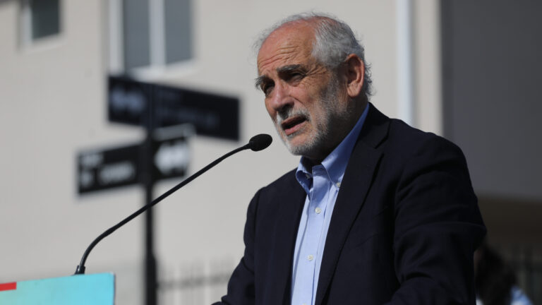 Ministro Montes llama a no adelantar juicios sobre auditoría de Contraloría en reconstrucción de Valparaíso