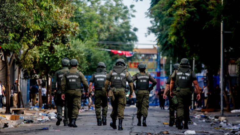 PDI incauta $1.700 millones en productos tecnológicos falsificados en Barrio Meiggs