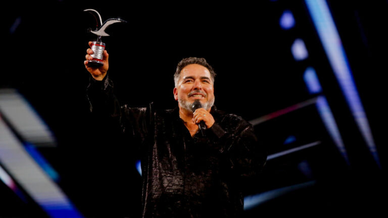 Rodrigo Villegas conquista por tercera vez la Quinta Vergara: Nostalgia, personajes y auto-humor en Viña 2026