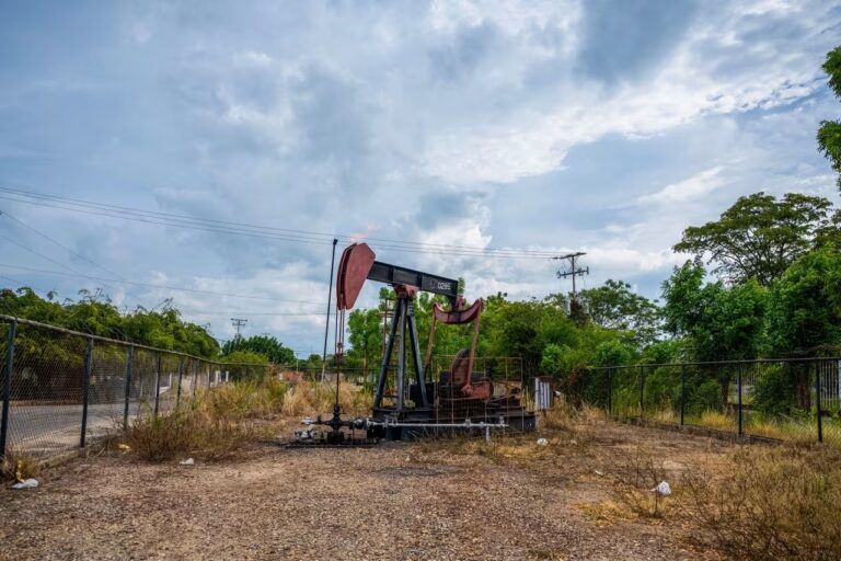 Trump afirma que Estados Unidos ha recibido “más de 80 millones de barriles de petróleo” de Venezuela