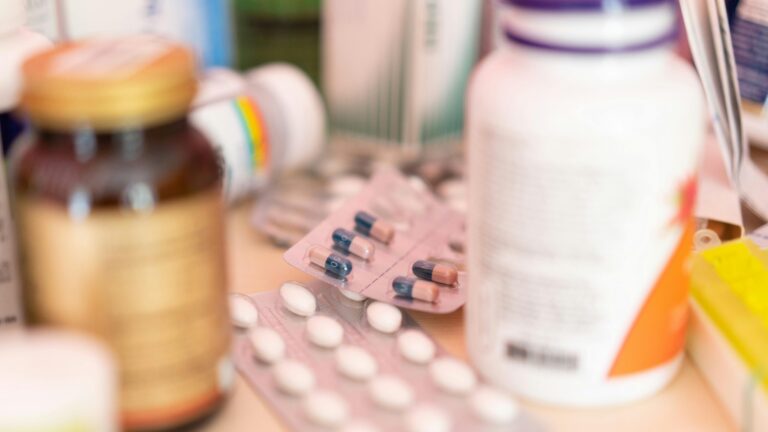 Colegio de Químicos Farmacéuticos denuncia venta de medicamentos no autorizados en malls chinos