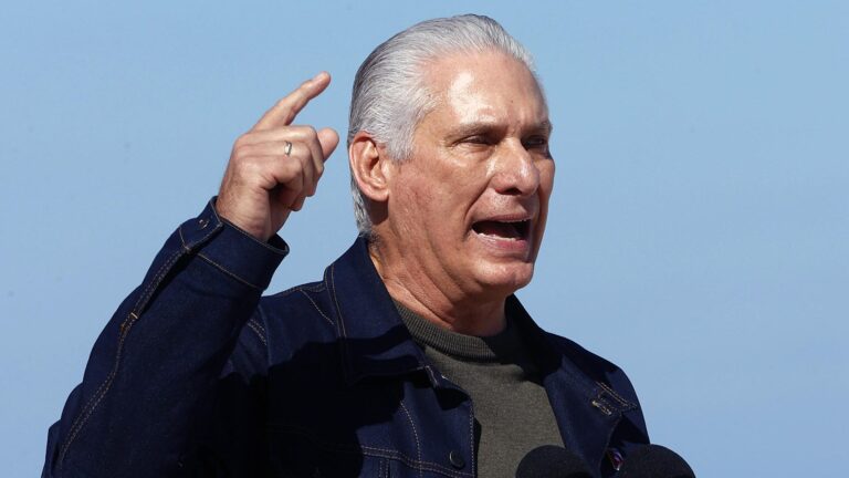 Cuba confirma diálogo con Estados Unidos para buscar soluciones al embargo en la isla