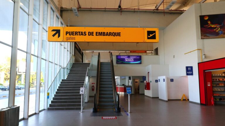 DGAC informa que avión proveniente de Atlanta hizo aterrizaje de emergencia en aeropuerto de Antofagasta
