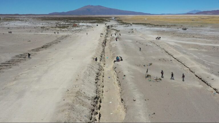 Militares se despliegan en el norte para la construcción de zanja en la frontera