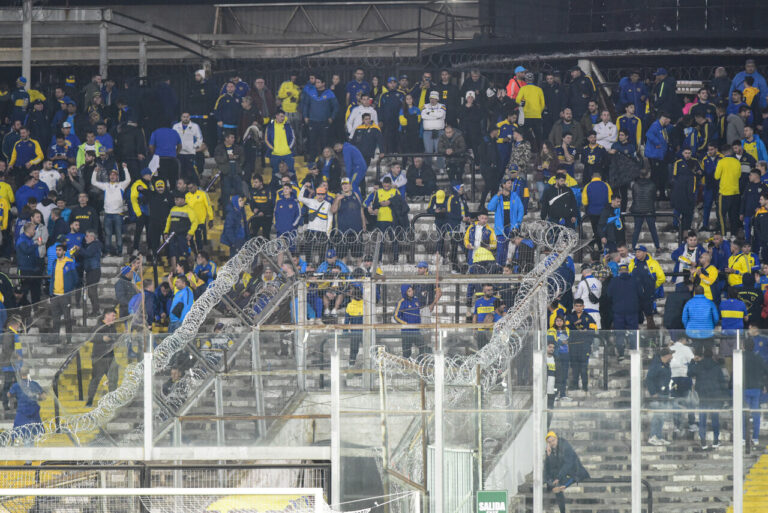 Gobierno analiza impedir la presencia de aficionados de Boca en el partido ante la UC