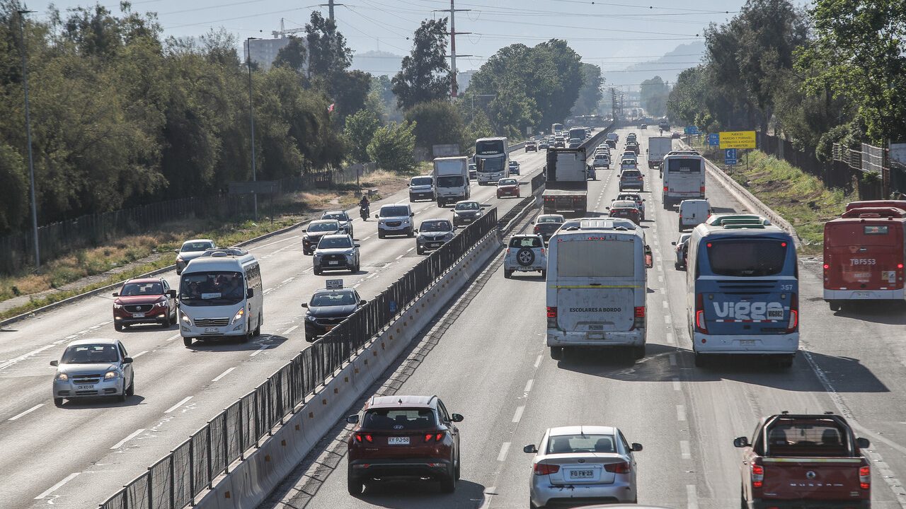 Peaje a luca, restricción de camiones y más: MOP informa plan de contingencia por fin de semana largo de Semana Santa
