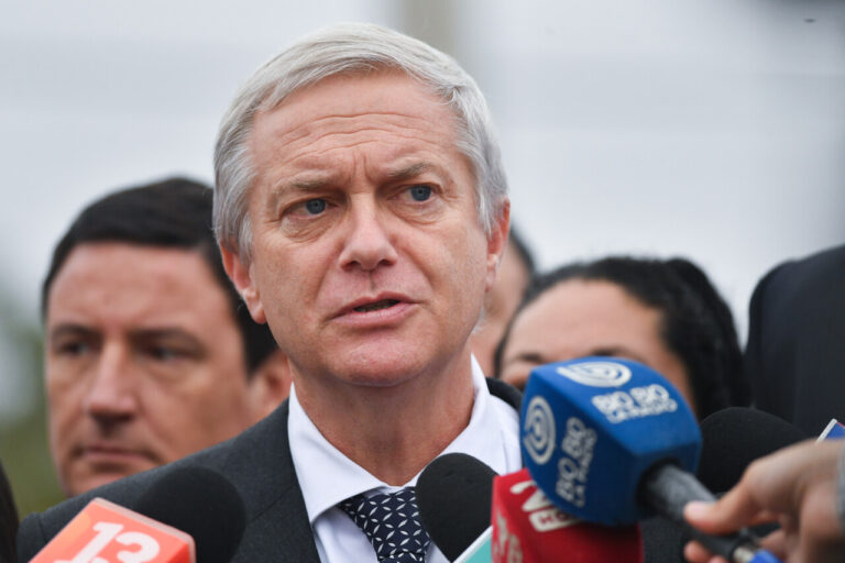 Kast pone término a traspaso con el Gobierno y afirma que Presidente Boric 