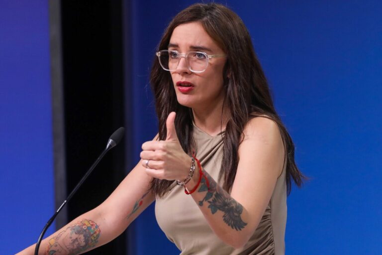 Los viajes en vehículo fiscal de la ministra Vallejo que fueron objetados por Contraloría: Fueron en aniversarios del PC y del PS