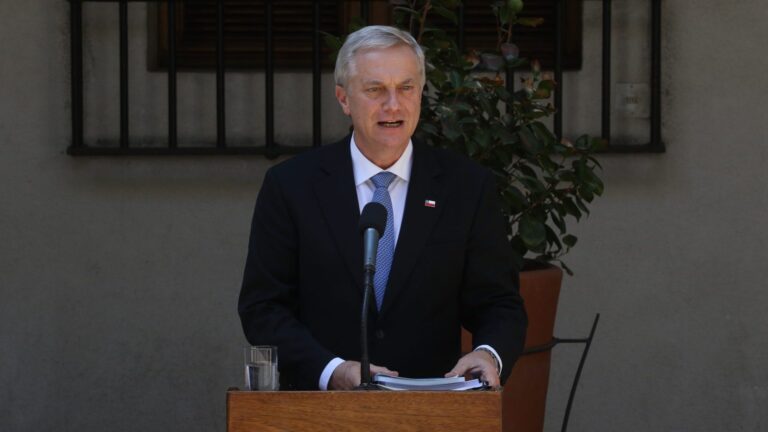 Kast visita zonas afectadas por incendios en el Biobío y prepara anuncio de Ley de Reconstrucción Nacional