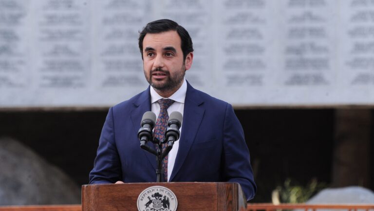 Proyecto que conmuta penas: Ministro Gajardo emplaza al futuro oficialismo y dice que “teníamos otras urgencias”, como la reforma a Gendarmería