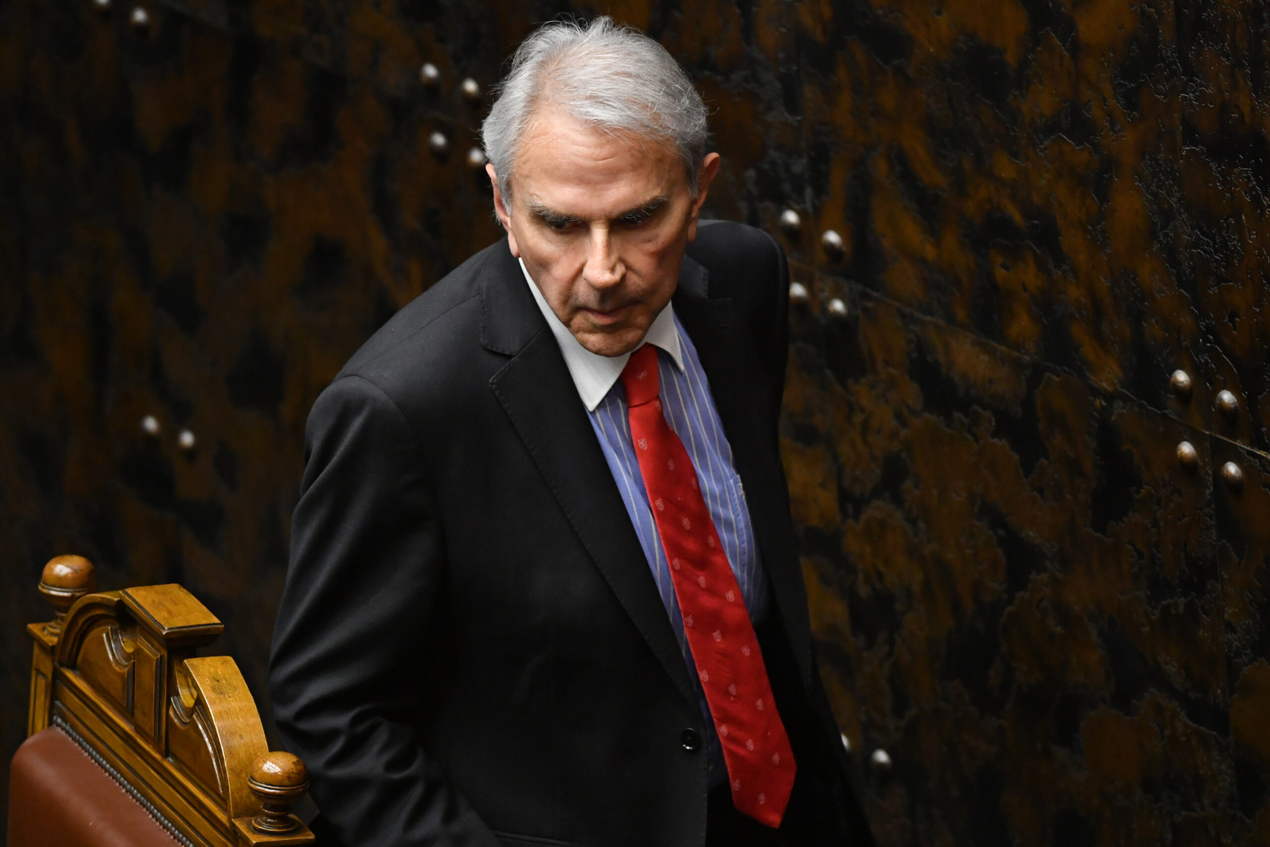 “No están siendo sinceros ni transparentan lo que ocurrió en el gobierno anterior”: Senador Moreira (UDI) responde a críticas al Ejecutivo