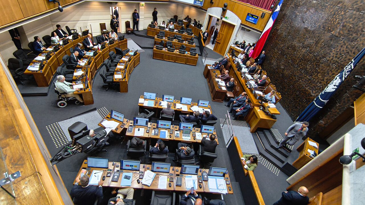 Proyecto sobre uso de agua de mar para desalinización fue respaldado en el Senado y quedó listo para convertirse en ley