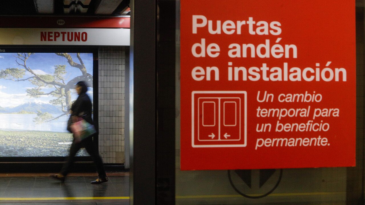 Metro inicia pruebas técnicas de puertas de andén en estación Neptuno tras completar instalación