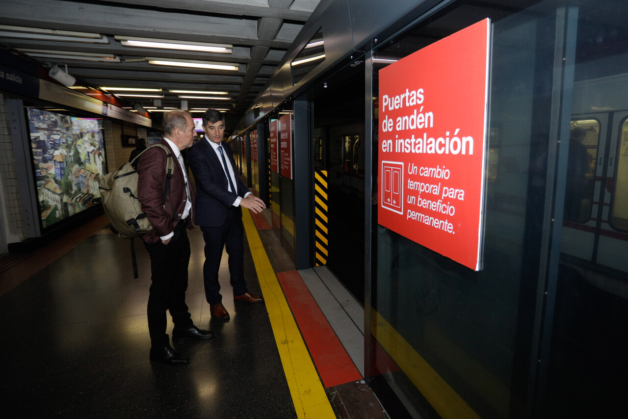 Metro inicia pruebas técnicas de puertas de andén en estación Neptuno tras completar instalación/Agencia Uno