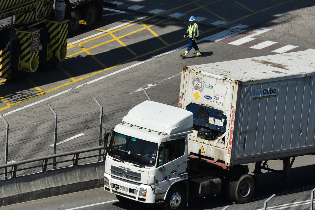 Camioneros advierten posibles movilizaciones por alza del diésel: 