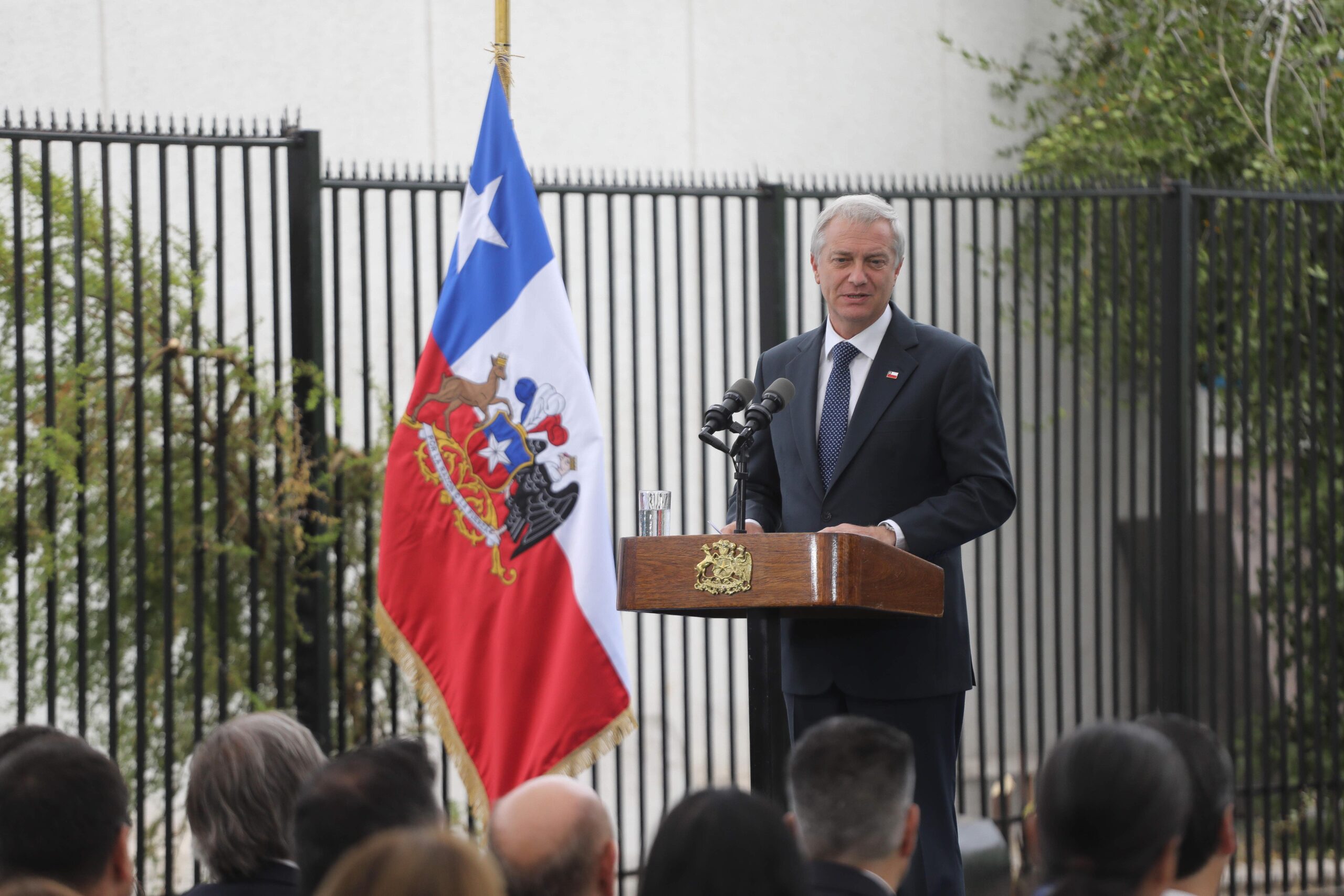 Gobierno confirma hackeo a redes del Presidente Kast tras publicación falsa contra Trump en la que lo comparaba con Hitler