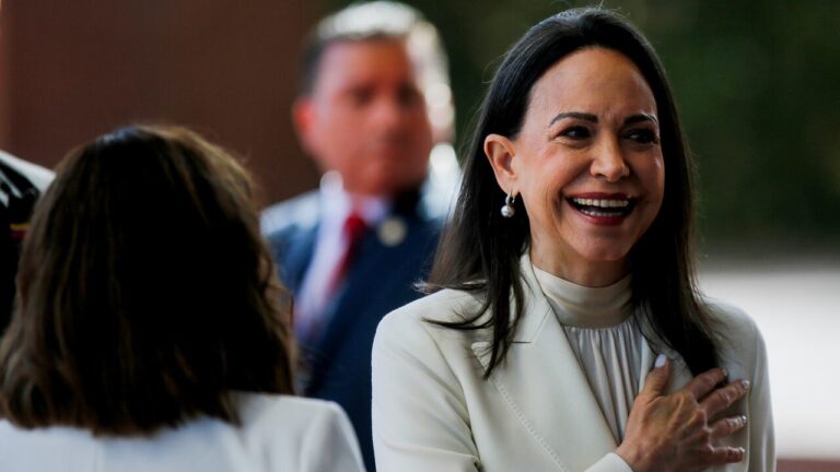 María Corina Machado pide que Chile ayude a sus compatriotas a volver a su país