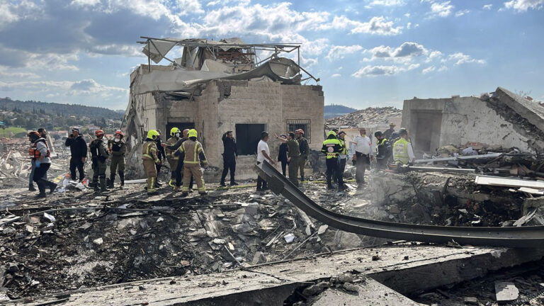 Ya son ocho los muertos tras caer un misil iraní cerca de Jerusalén