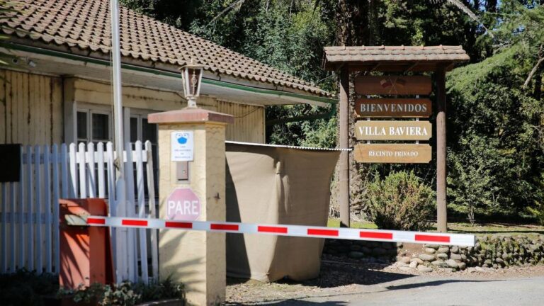 Desde el PC al FA: Críticas al anuncio del ministro Poduje sobre “reversar” la expropiación de Colonia Dignidad