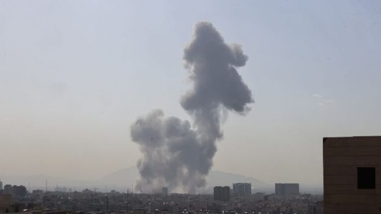 Irán amenaza con atacar a empresas tecnológicas de EE.UU. si mueren más de sus líderes: Apple, Google y Microsoft están en la lista