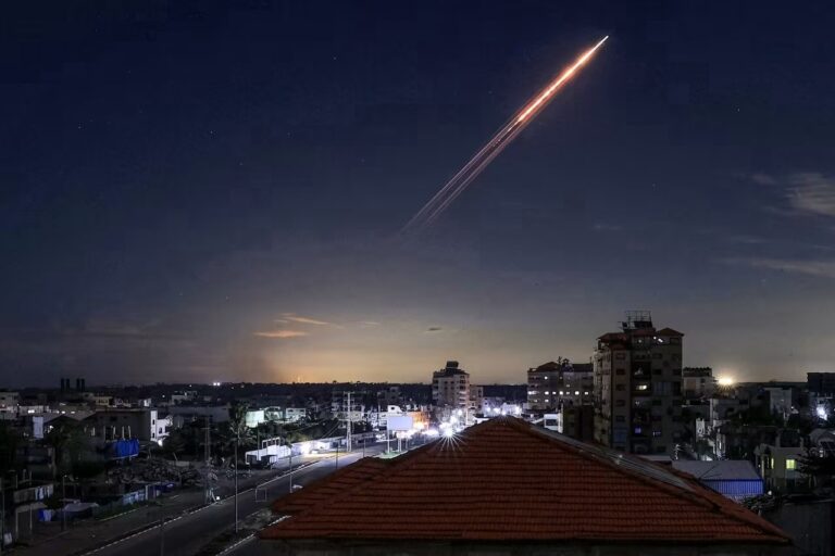 EE.UU. advierte a civiles que Irán está lanzando misiles desde zonas pobladas