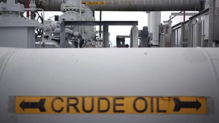 EE.UU. levanta temporalmente sanciones sobre 140 millones de barriles de petróleo iraní